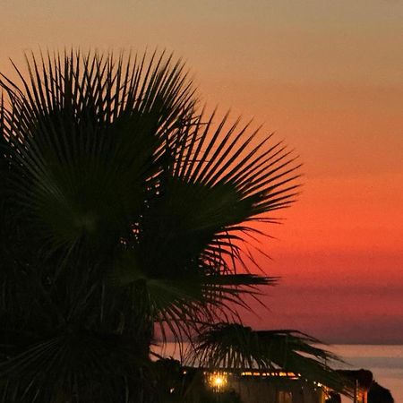 Отель Saint Tropez Durres Bisht Kamez Экстерьер фото