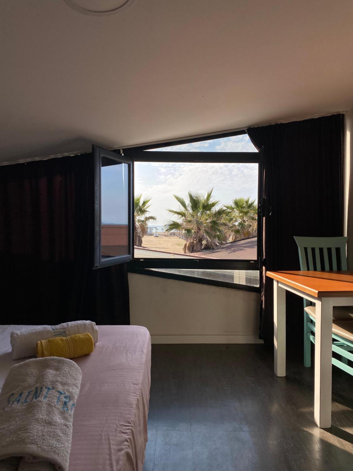 Отель Saint Tropez Durres Bisht Kamez Экстерьер фото