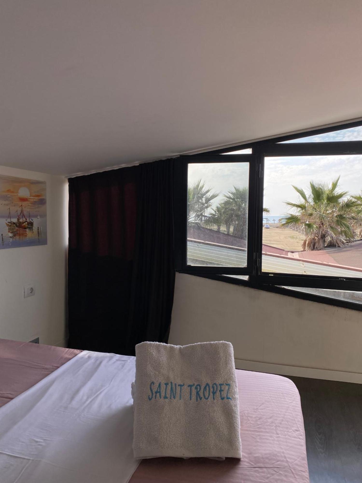 Отель Saint Tropez Durres Bisht Kamez Экстерьер фото