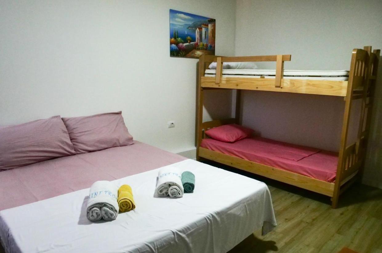 Отель Saint Tropez Durres Bisht Kamez Экстерьер фото