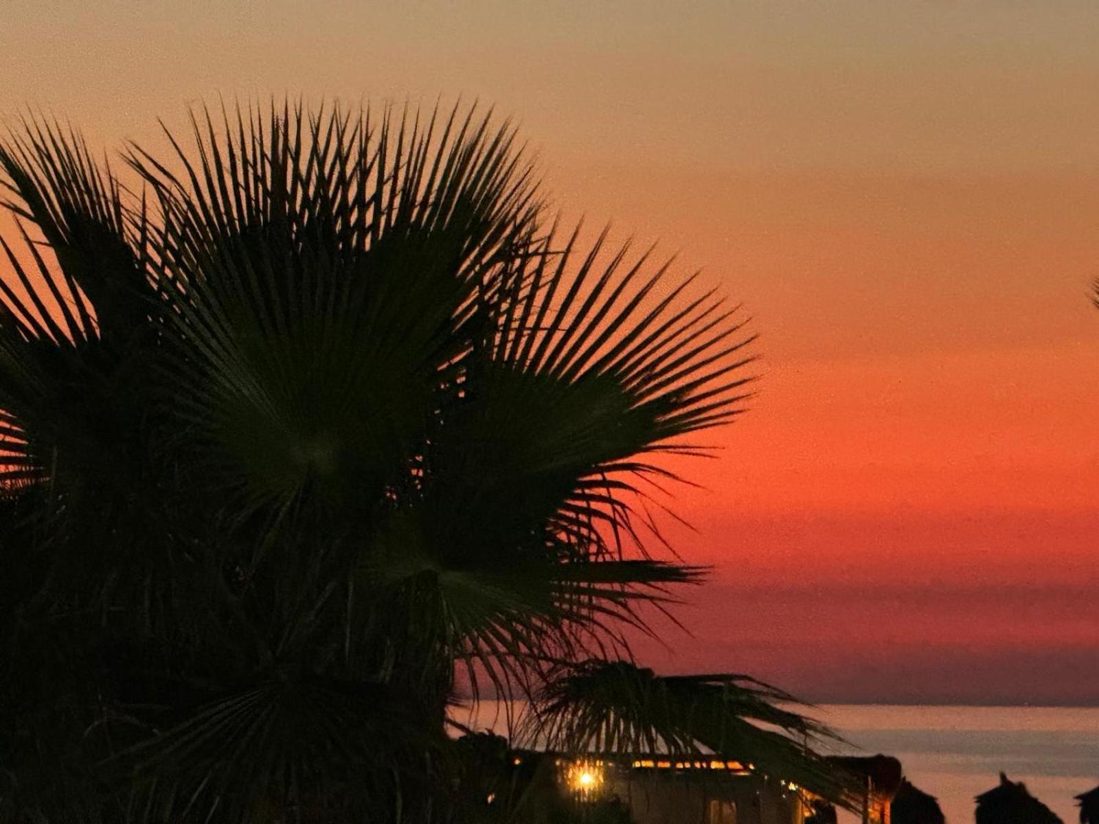 Отель Saint Tropez Durres Bisht Kamez Экстерьер фото