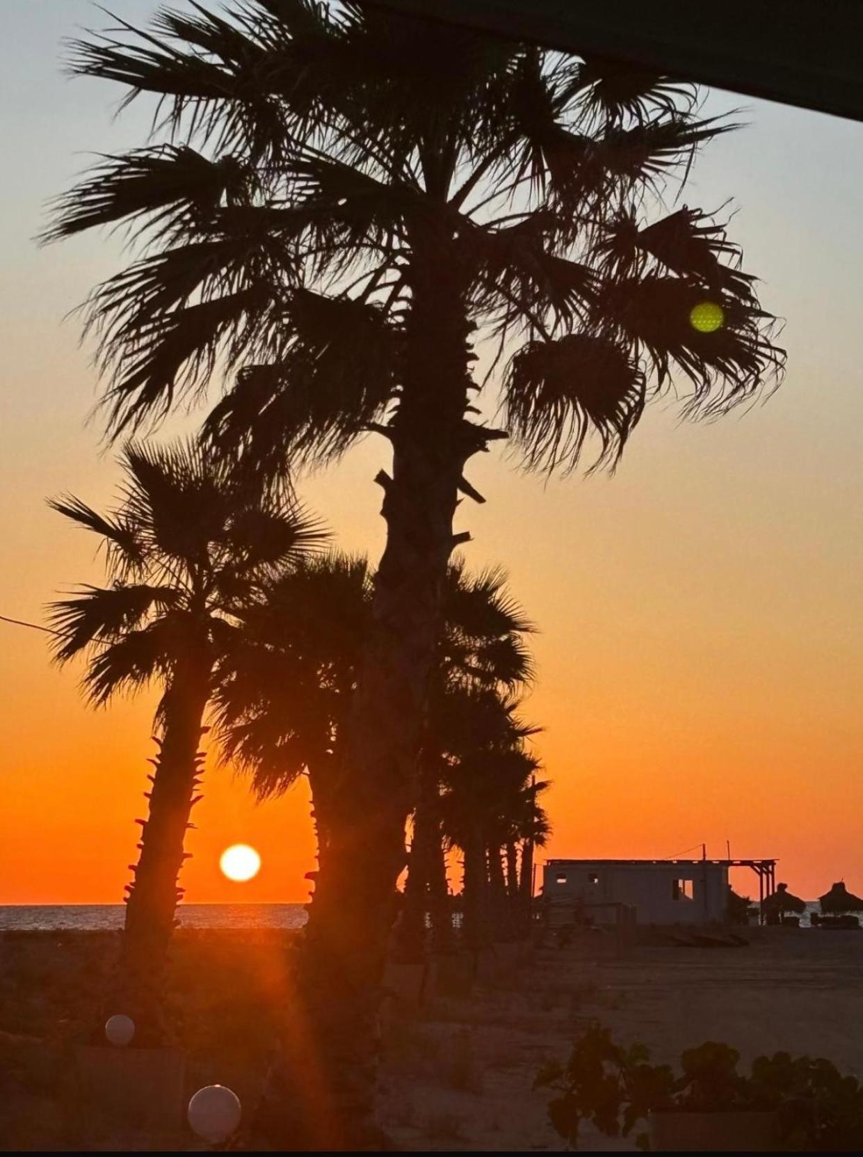 Отель Saint Tropez Durres Bisht Kamez Экстерьер фото